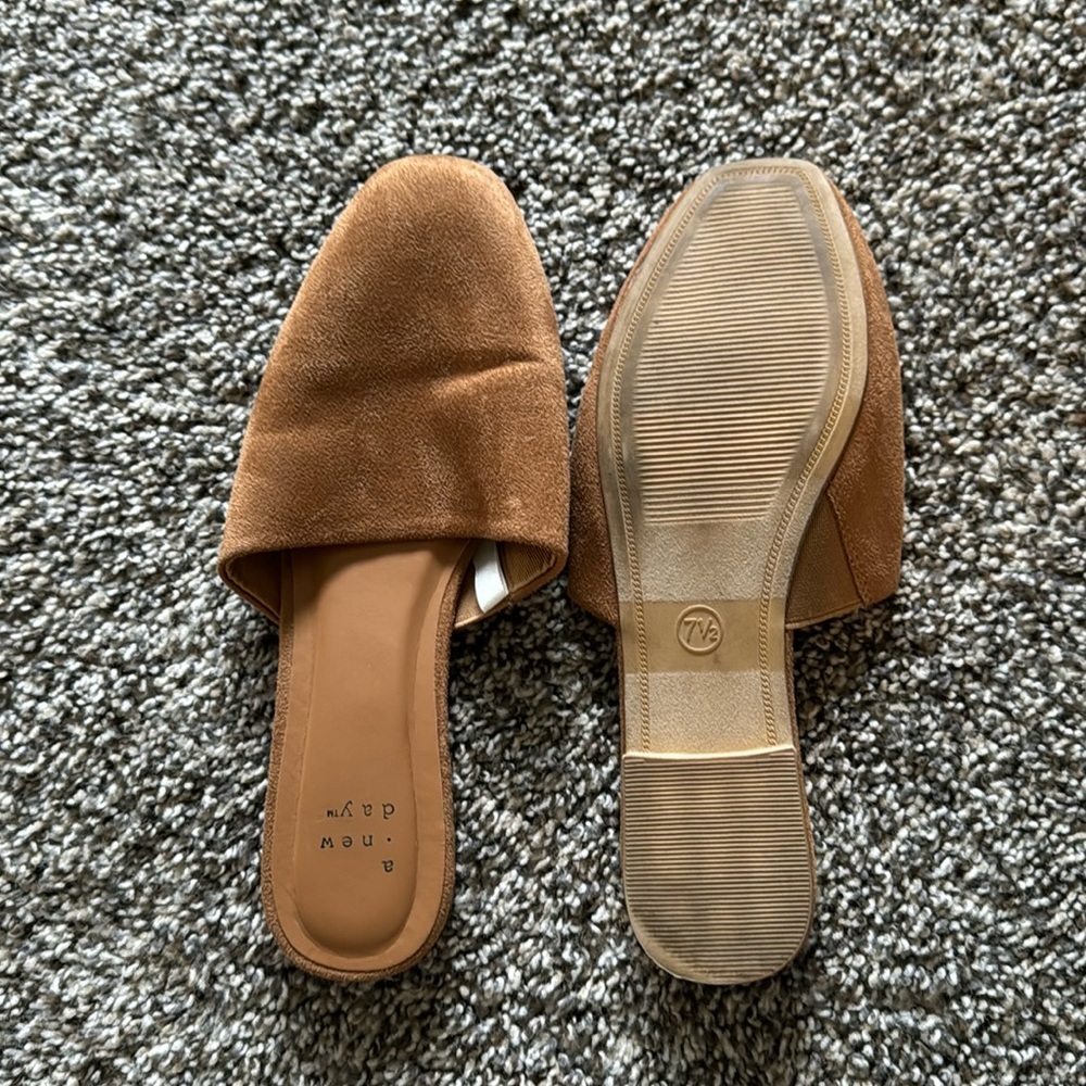 Brown mules